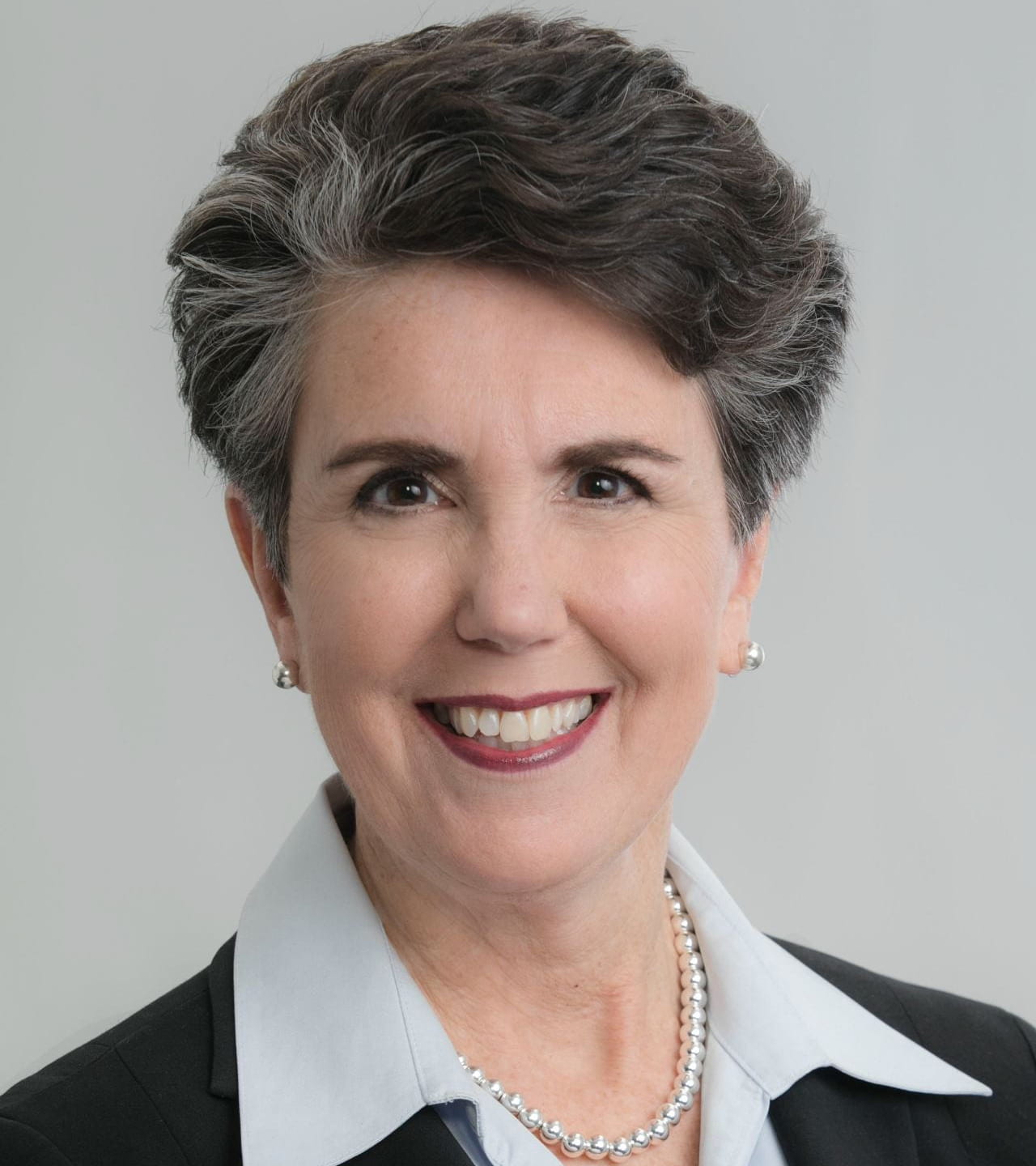 Leslie Lemenager (MBA ’89)