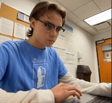 DePaul University student Jeff working in the Medical Informatics Lab in the Jarvis College of Computing and Digital Media on DePaul’s Loop Campus.
